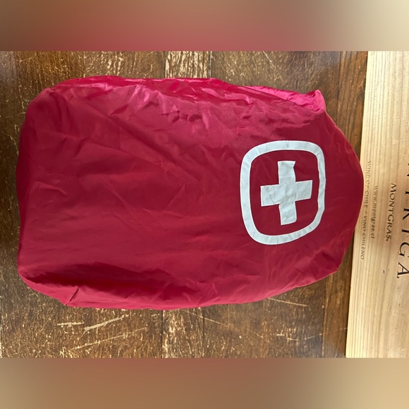 Swiss Army cross body sling camera back pack . - Picture 4 of 9